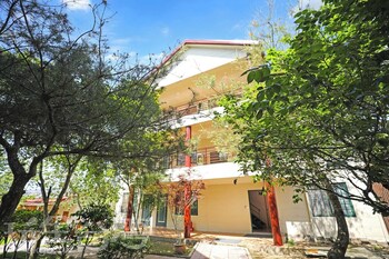 baili manor cing jing