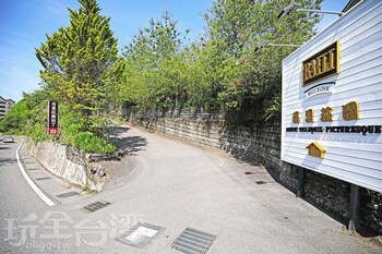 baili manor cing jing