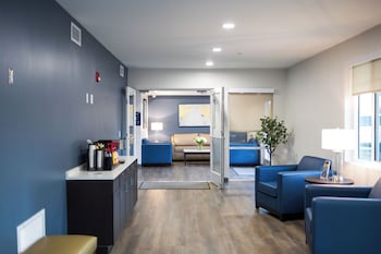 stayapt suites pensacola uwf west florida hospital area