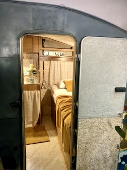 urban van glamping riga