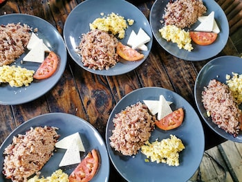 capitan morgan lodge cr hotel restaurant