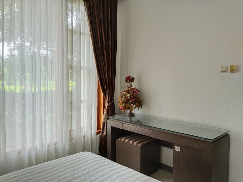 twin guest house grand wisata