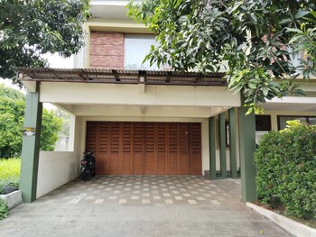 twin guest house grand wisata