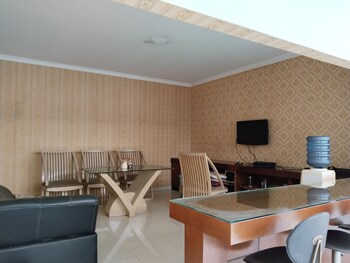 twin guest house grand wisata