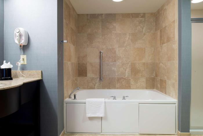 hampton inn and suites vineland