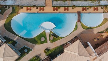 oiti beach resort tutoia