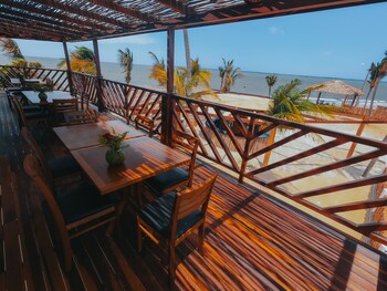 oiti beach resort tutoia