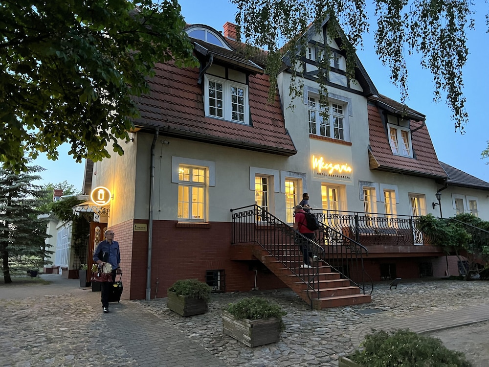 mleczarnia hotel restauracja