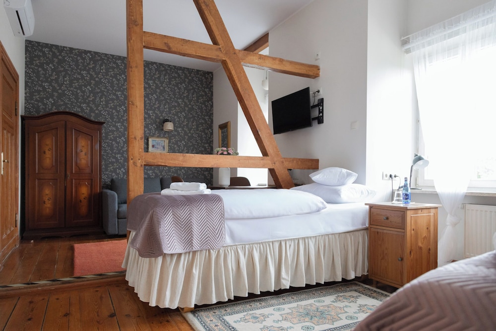 mleczarnia hotel restauracja
