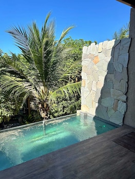 villa pantai boutique hotel atins