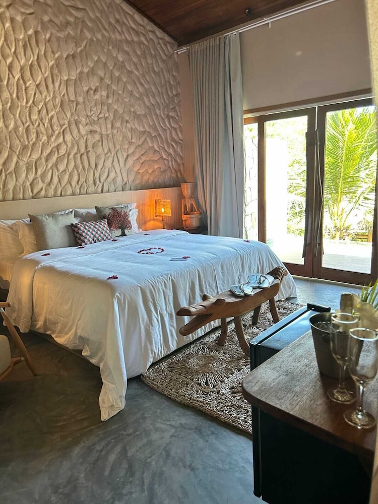 villa pantai boutique hotel atins
