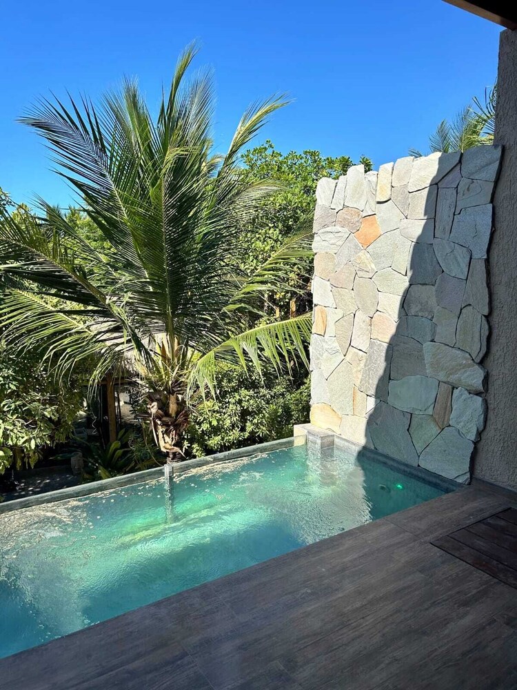villa pantai boutique hotel atins