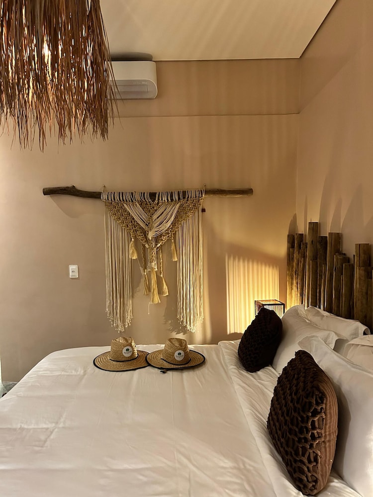villa pantai boutique hotel atins