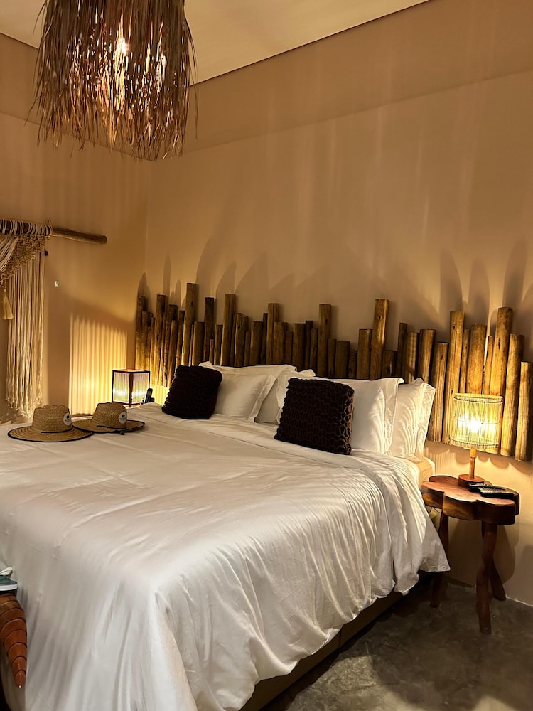 villa pantai boutique hotel atins