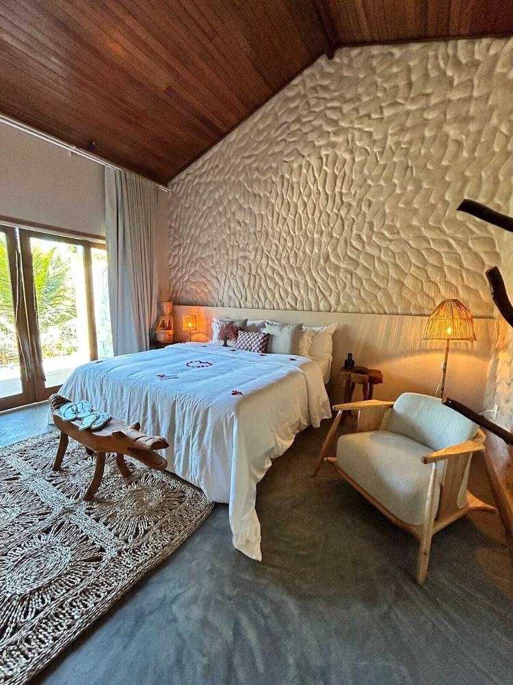 villa pantai boutique hotel atins