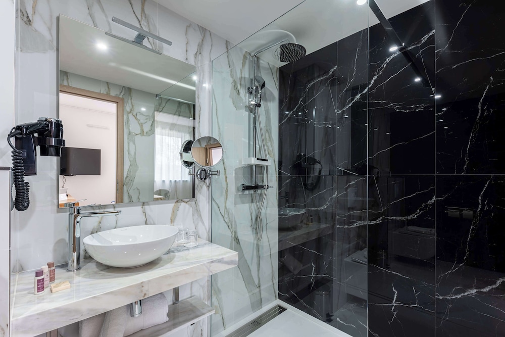 brit hotel privilege paris rosny sous bois