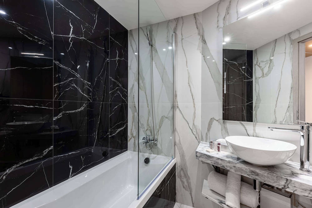 brit hotel privilege paris rosny sous bois