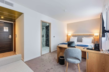 brit hotel privilege paris rosny sous bois