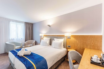 brit hotel privilege paris rosny sous bois