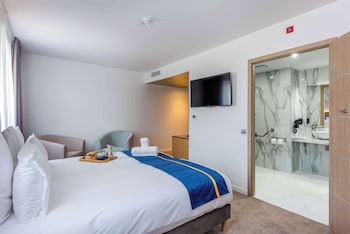 brit hotel privilege paris rosny sous bois