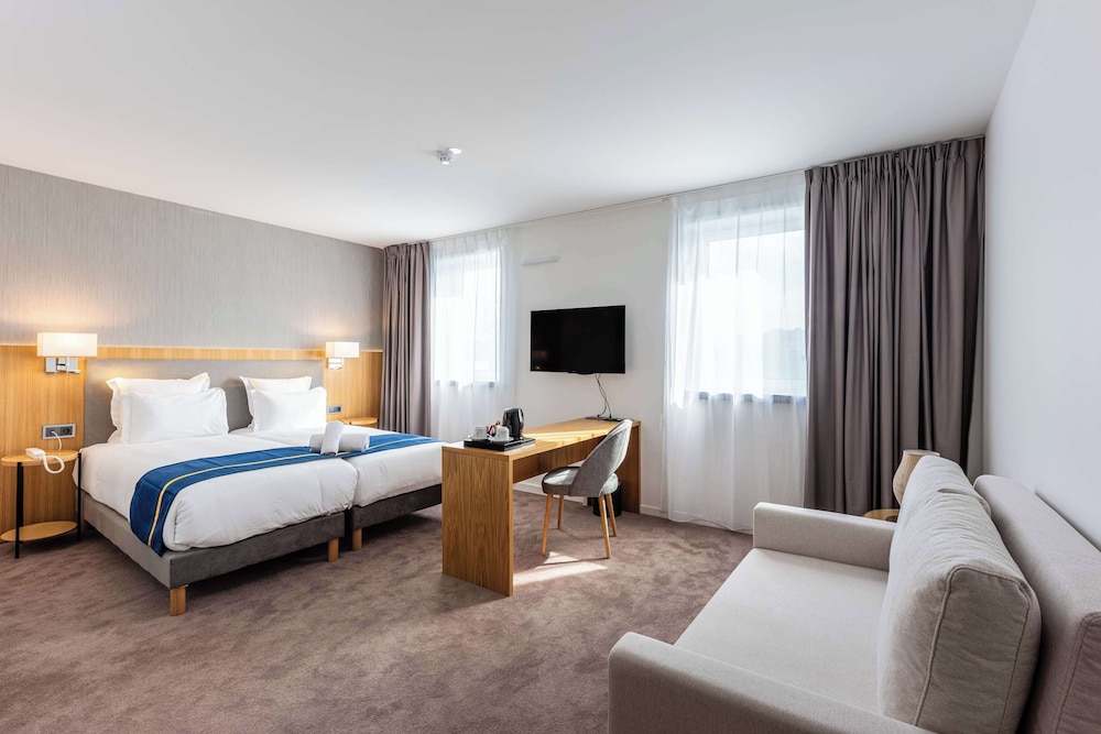 brit hotel privilege paris rosny sous bois