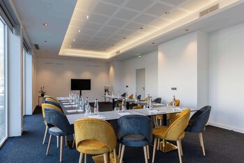 brit hotel privilege paris rosny sous bois