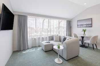 punthill tuggeranong