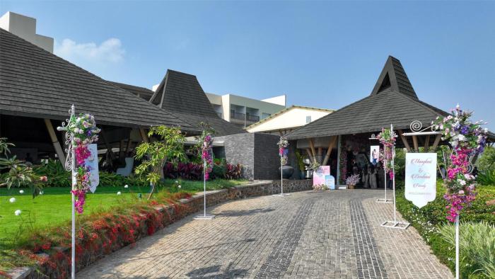 radisson resort hatgad saputara