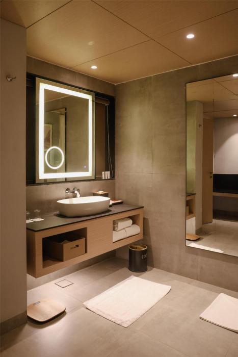 radisson resort hatgad saputara