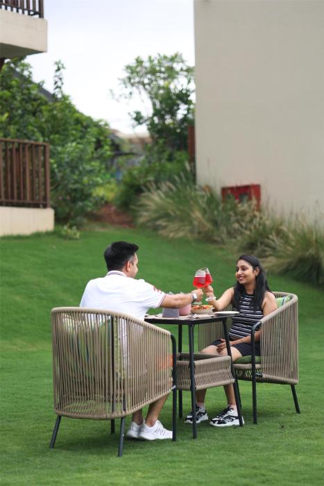 radisson resort hatgad saputara