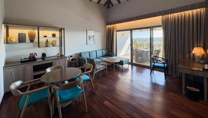 radisson resort hatgad saputara