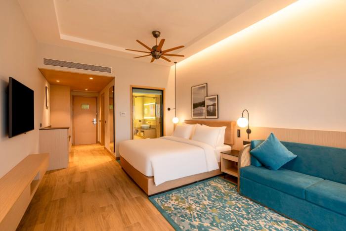 radisson resort hatgad saputara