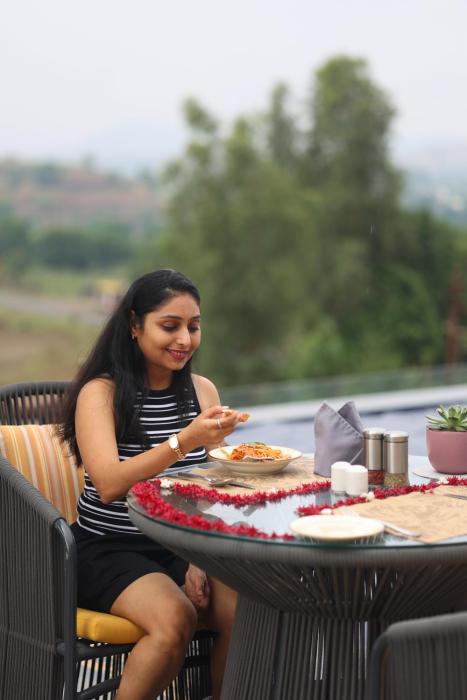 radisson resort hatgad saputara