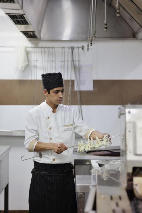 radisson resort hatgad saputara