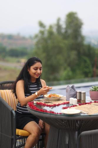 radisson resort hatgad saputara