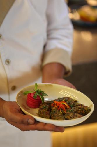 radisson resort hatgad saputara