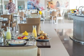 vila gale collection sunset cumbuco