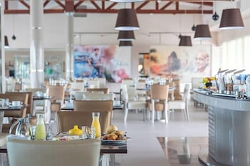 vila gale collection sunset cumbuco