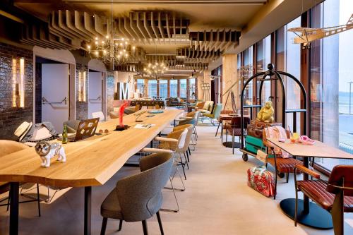 moxy luxembourg airport