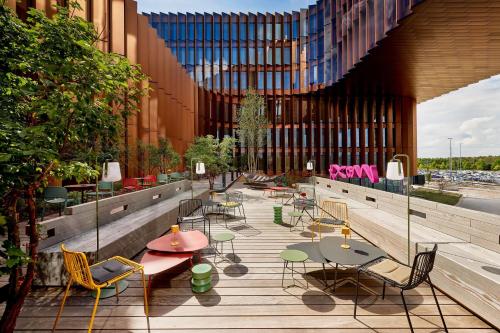 moxy luxembourg airport