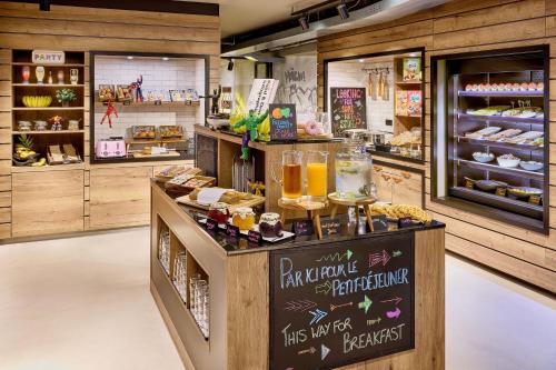 moxy luxembourg airport