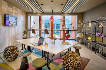 moxy luxembourg airport