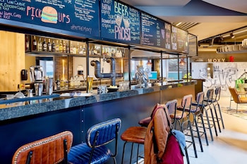 moxy luxembourg airport