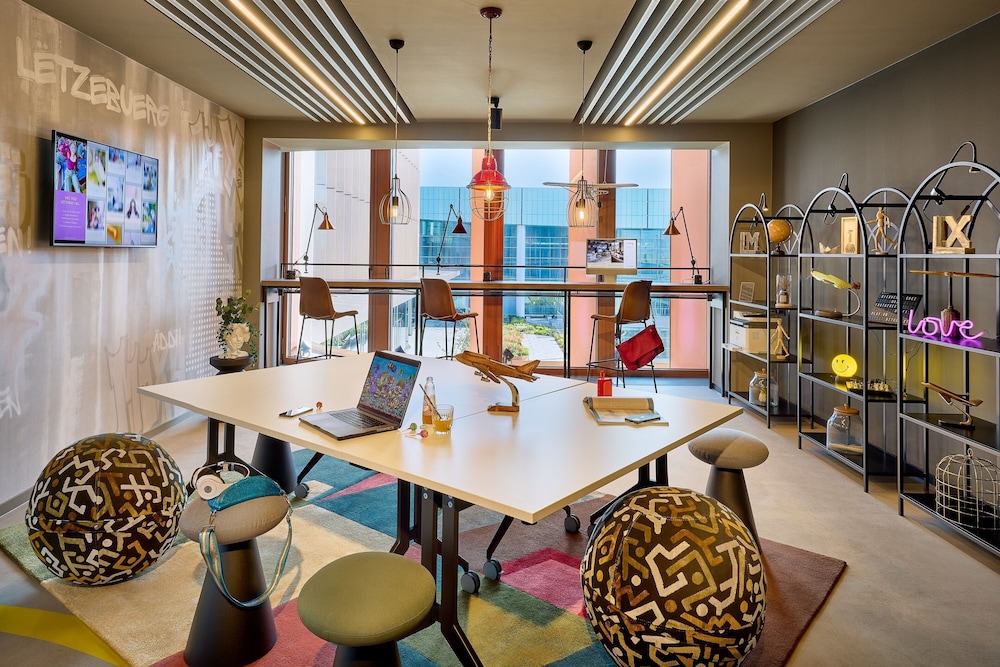 moxy luxembourg airport