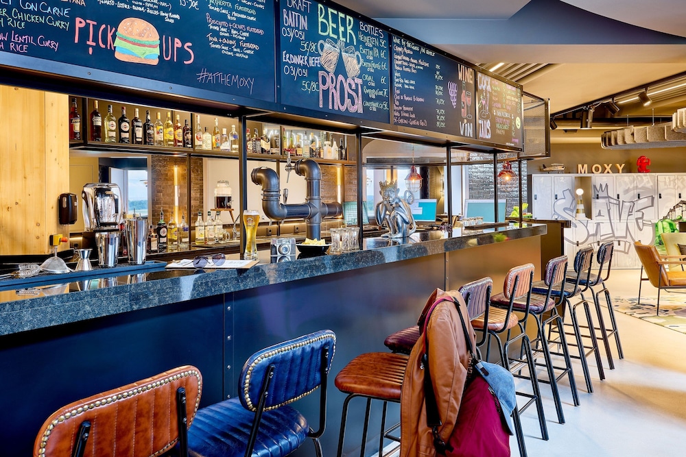 moxy luxembourg airport