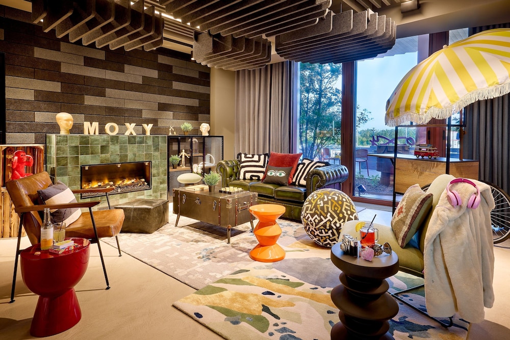 moxy luxembourg airport