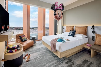 moxy luxembourg airport