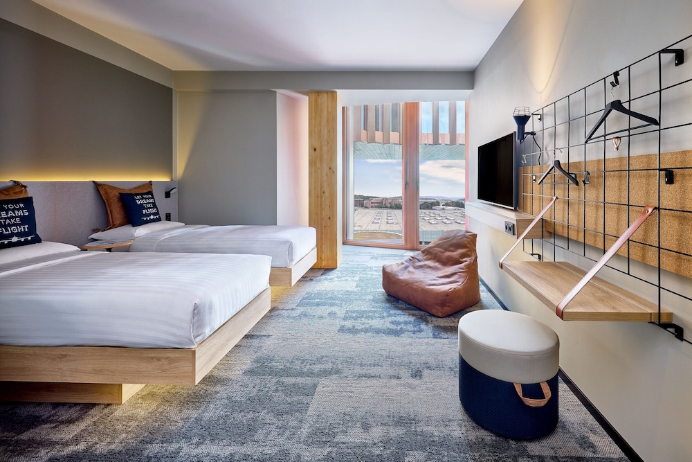 moxy luxembourg airport