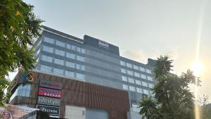 Hometel Alambagh Lucknow,,4 star