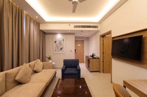 hometel alambagh lucknow